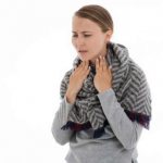 how to treat a sore throat